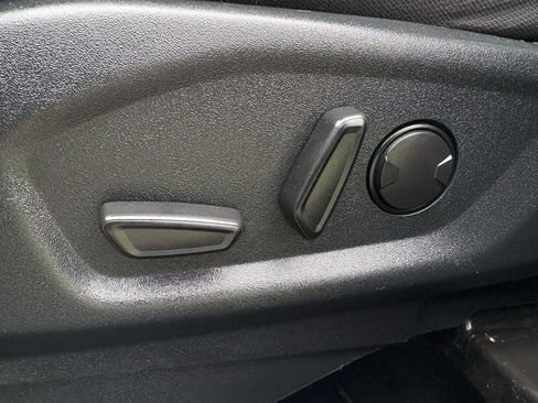 Used 2019 Ford Explorer XLT w/ Equipment Group 201A image 25