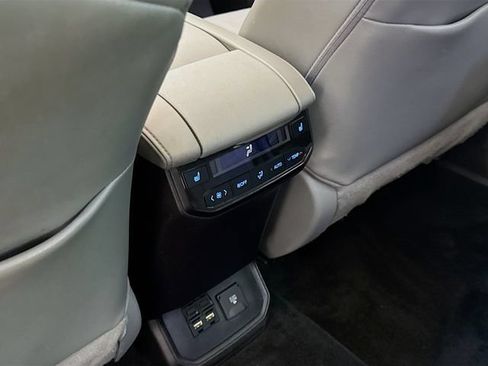 Used 2021 Toyota Highlander Platinum AWD/4WD image 27