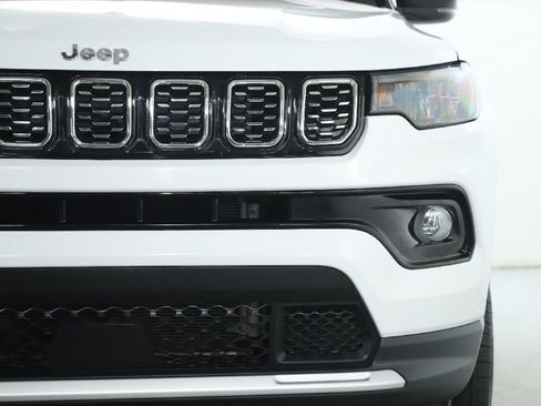 Used 2025 Jeep Compass Limited AWD/4WD image 7