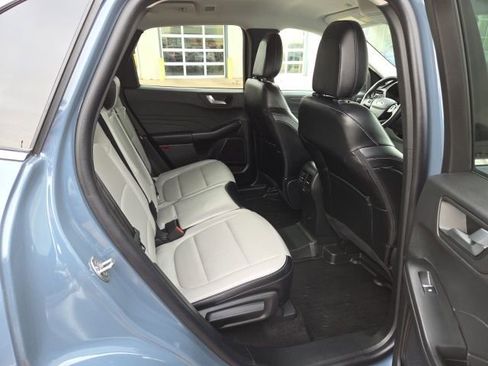 Certified 2025 Ford Escape Platinum image 45
