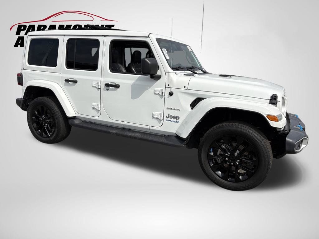 Used 2022 Jeep Wrangler Unlimited Sahara w/ Cold Weather Group AWD/4WD image 2