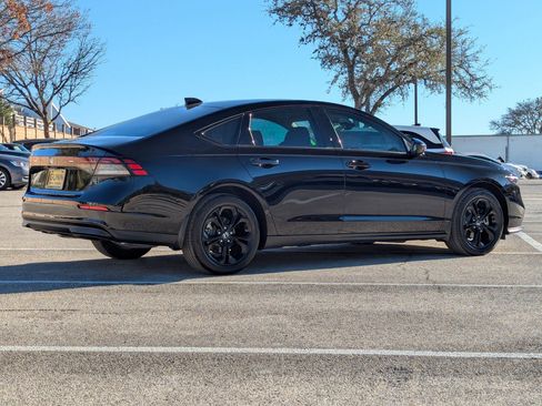 Used 2025 Honda Accord SE image 4