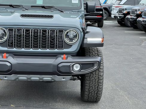 New 2026 Jeep Gladiator Mojave w/ Technology Group AWD/4WD image 12