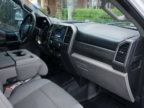 Used 2019 Ford F250 XL w/ STX Appearance Package image 40