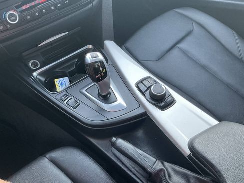 Used 2014 BMW 320i xDrive Sedan AWD/4WD image 23
