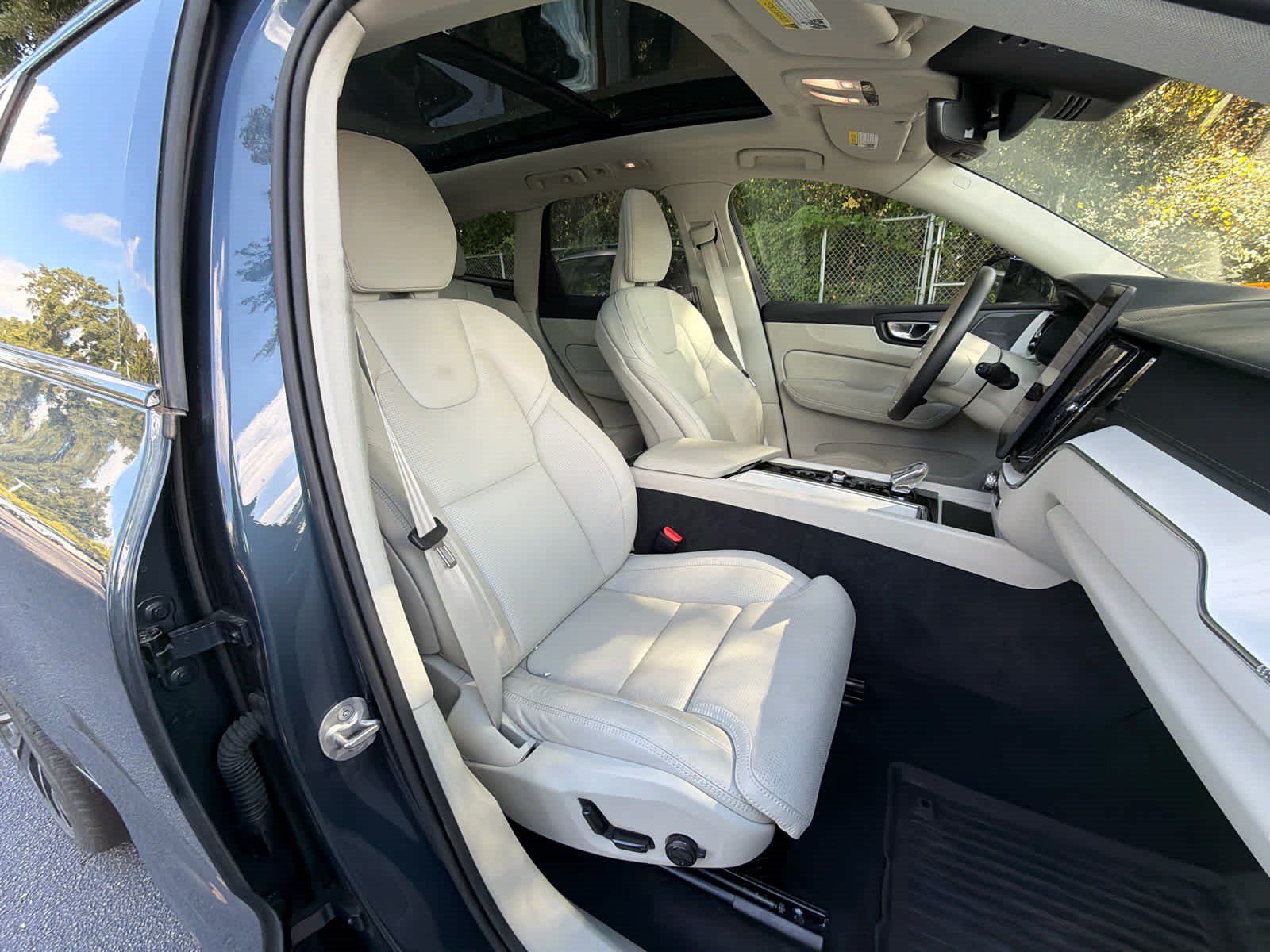 Used 2026 Volvo XC60 B5 Ultra AWD/4WD image 19