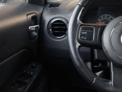 Used 2016 Jeep Patriot High Altitude AWD/4WD image 23