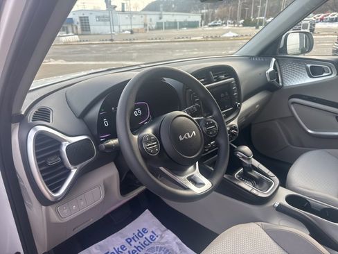 New 2025 Kia Soul LX w/ LX Technology Package image 21