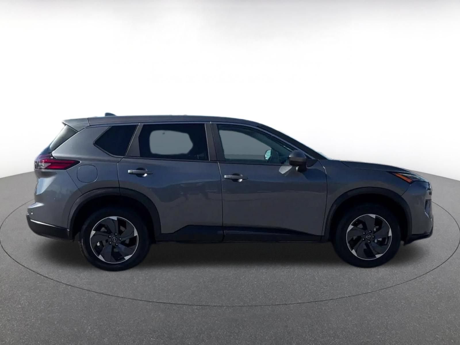 Used 2025 Nissan Rogue SV AWD/4WD image 15