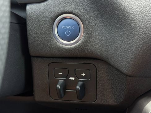 Used 2024 Toyota Tundra Limited AWD/4WD image 24