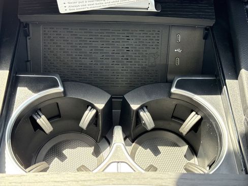 New 2026 Mercedes-Benz GLS 450 4MATIC image 32