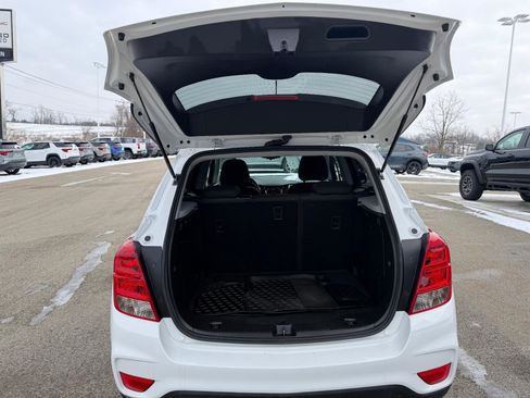 Certified 2022 Chevrolet Trax LS w/ Tint and Cruise Package image 11