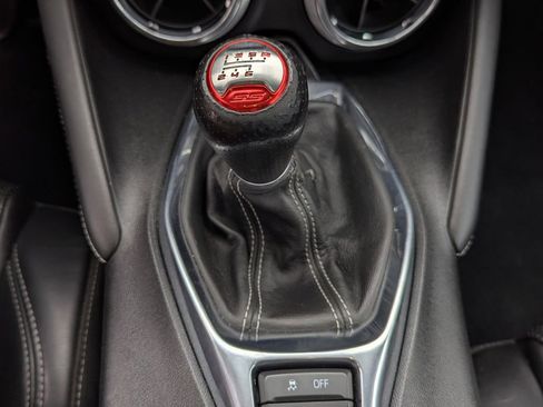 Used 2021 Chevrolet Camaro SS RWD image 9