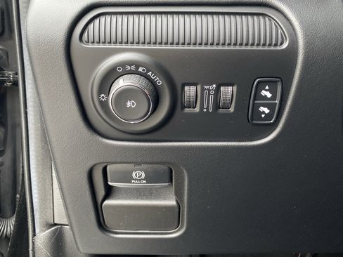 Used 2022 Jeep Grand Wagoneer Series II image 33