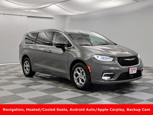 Used 2024 Chrysler Pacifica Limited w/ Trailer Tow Group image 1