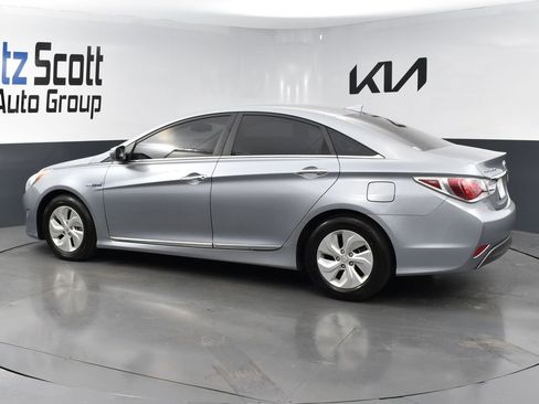 Used 2015 Hyundai Sonata Hybrid FWD image 3