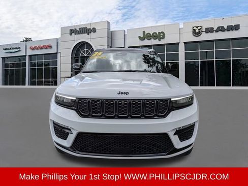 Used 2025 Jeep Grand Cherokee Summit w/ Obsidian Package AWD/4WD image 8