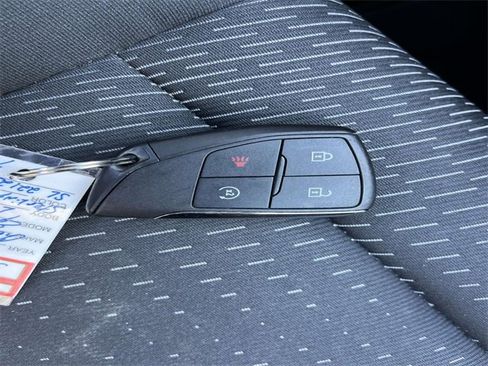 Used 2025 Chevrolet Equinox LT image 31