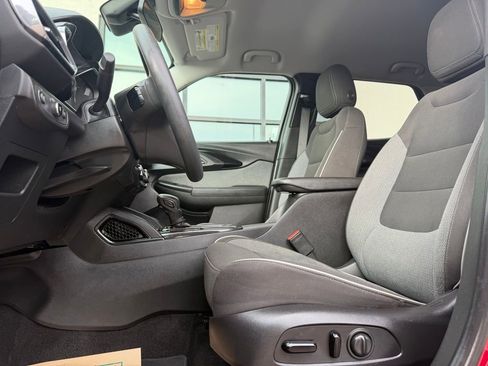 Used 2021 Chevrolet TrailBlazer LT image 11