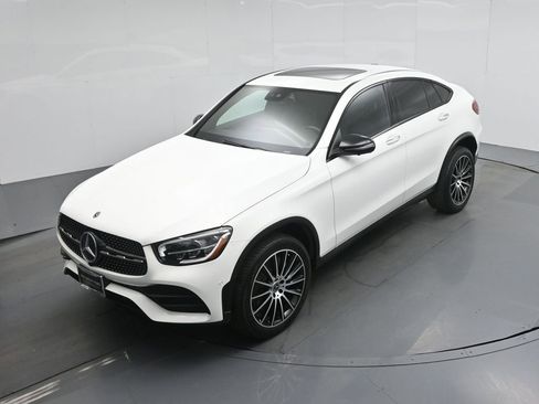 Used 2023 Mercedes-Benz GLC 300 4MATIC Coupe image 35