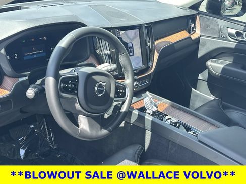 Used 2024 Volvo XC60 B5 Ultimate w/ Protection Package Premier AWD/4WD image 17