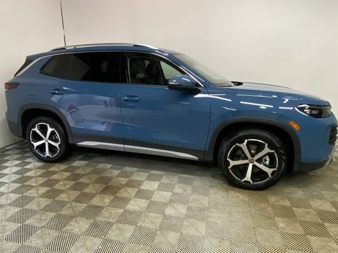 New 2026 Volkswagen Tiguan SE image 3