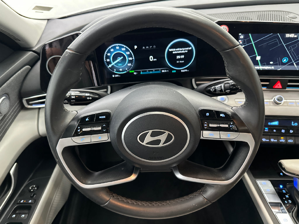 Used 2025 Hyundai Elantra Limited FWD image 25