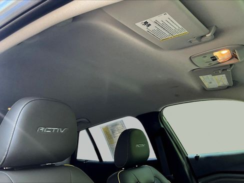 Used 2024 Chevrolet Trax ACTIV FWD image 19