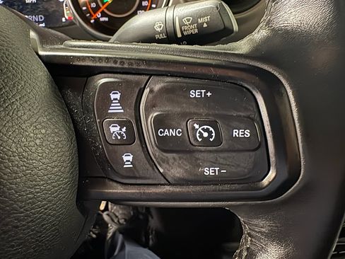 Used 2020 Jeep Wrangler Sport AWD/4WD image 11