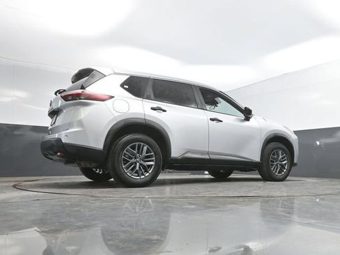 Used 2024 Nissan Rogue S FWD image 44