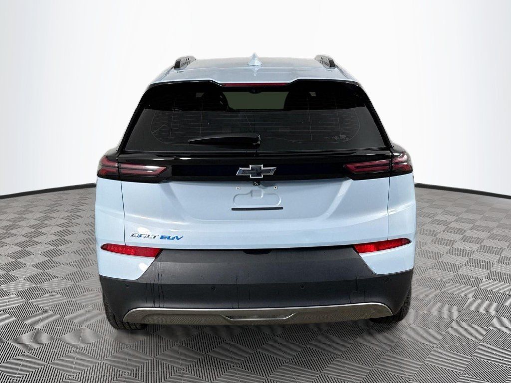 Used 2022 Chevrolet Bolt EUV Premier FWD image 7