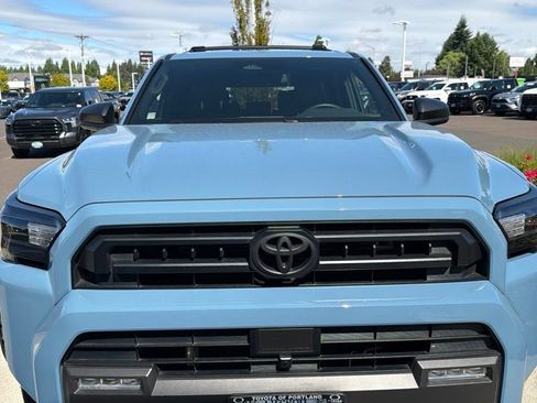 Used 2025 Toyota 4Runner SR5 AWD/4WD image 1