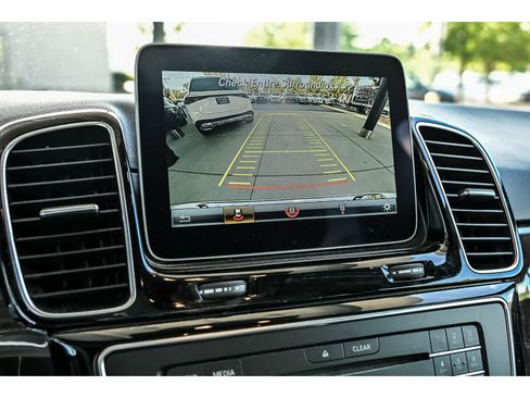 Used 2019 Mercedes-Benz GLE 400 4MATIC image 21