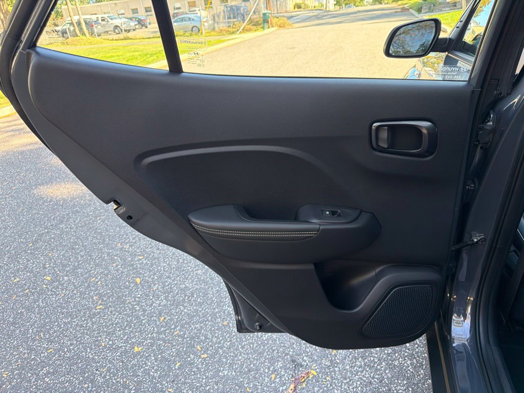 Certified 2024 Hyundai Venue Limited FWD image 15