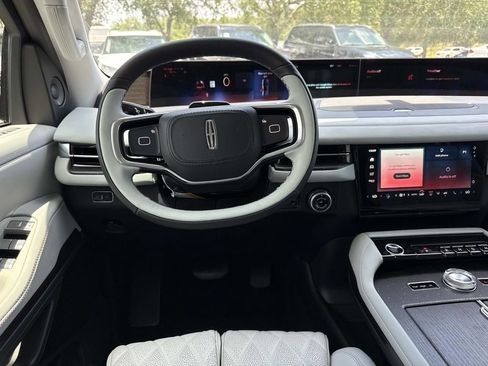 New 2026 Lincoln Navigator L Black Label AWD/4WD image 15