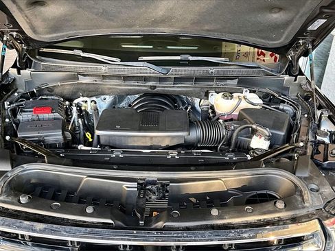 Used 2024 GMC Yukon SLT image 32