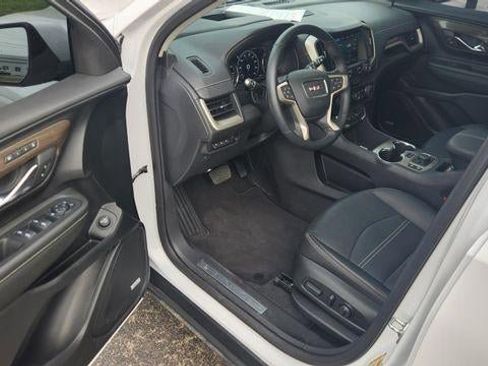 Used 2024 GMC Terrain Denali w/ Denali Premium Package AWD/4WD image 10