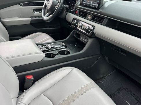 Used 2025 Honda Pilot Touring image 33