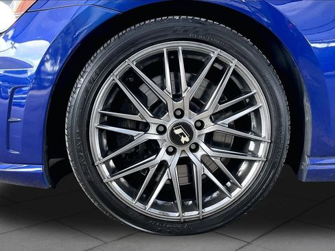 Used 2017 Volkswagen Golf R 4-Door AWD/4WD image 11