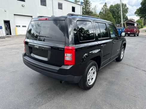 Used 2016 Jeep Patriot Sport FWD image 3