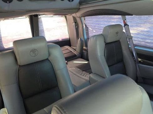 Used 2016 Chevrolet Express 2500 Extended RWD image 9