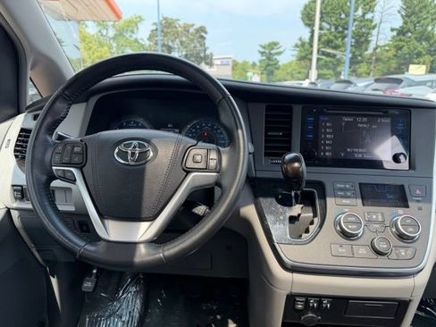 Used 2016 Toyota Sienna XLE w/ Outdoor Package AWD/4WD image 20