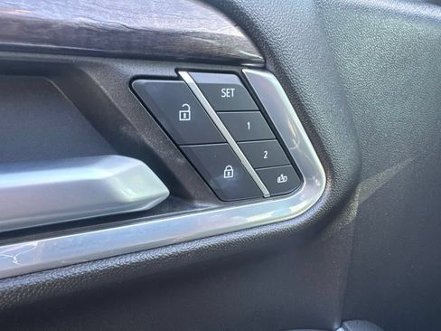 Used 2022 Chevrolet Silverado 1500 LTZ w/ LTZ Convenience Package II AWD/4WD image 15