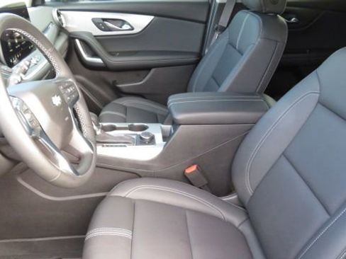 Used 2024 Chevrolet Blazer LT w/ Midnight/Sport Edition image 4