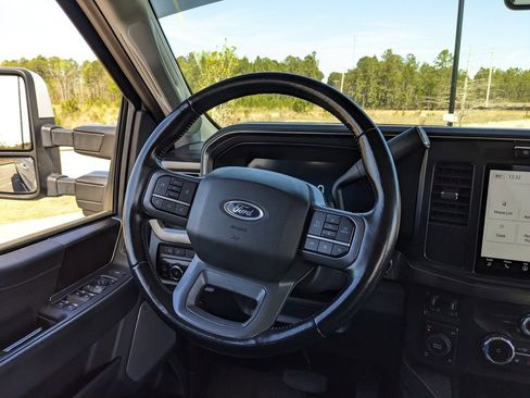 Used 2023 Ford F250 Lariat w/ FX4 Off-Road Package image 32