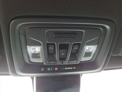 Used 2025 GMC Sierra 2500 AT4 w/ Technology Package image 17