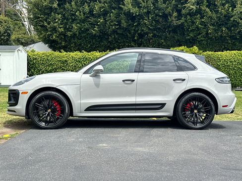 Certified 2023 Porsche Macan GTS AWD/4WD image 2