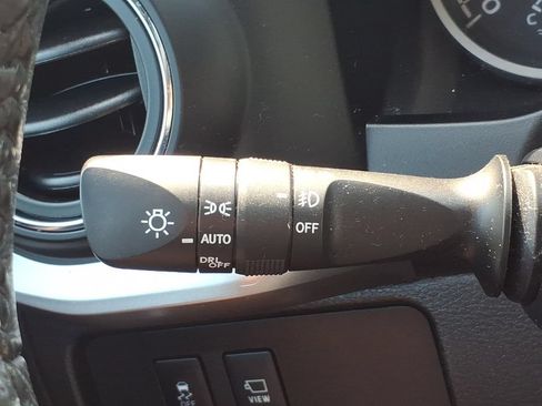 Used 2020 Toyota Tacoma Limited AWD/4WD image 22