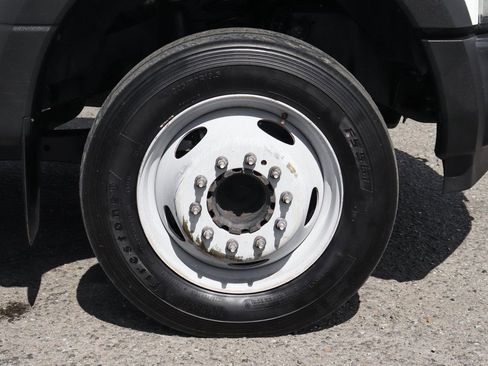 Used 2017 Ford F550 2WD Regular Cab Super Duty image 33