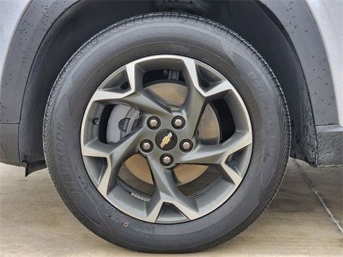 Certified 2024 Chevrolet Trax LT w/ Sunroof Package image 10